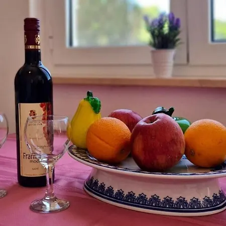 House Karmela * Sućuraj