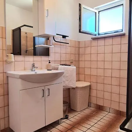 House Karmela بيت للعطل Sućuraj