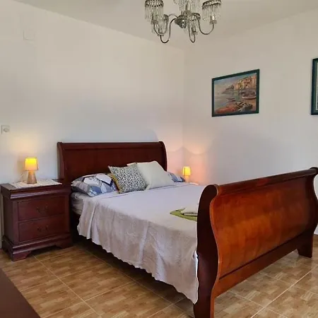 بيت للعطل House Karmela Sućuraj