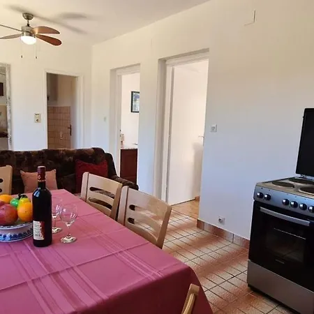 House Karmela
