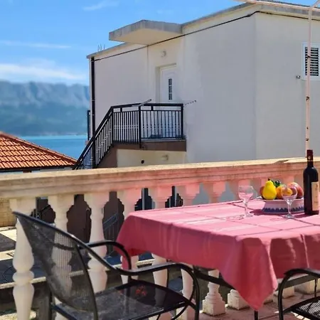 بيت للعطل House Karmela *