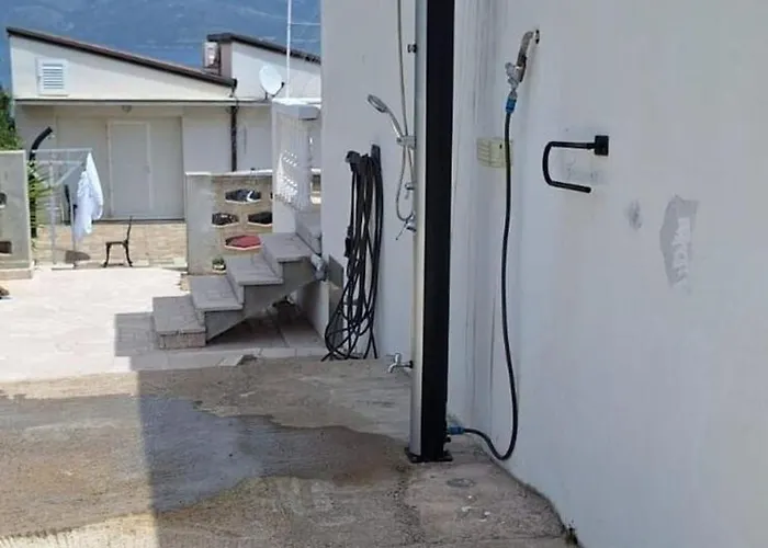 بيت للعطل House Karmela Sućuraj
